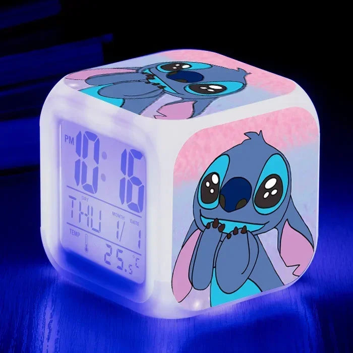 Réveil Lilo & Stitch LED numérique lumineux coloré enfant.