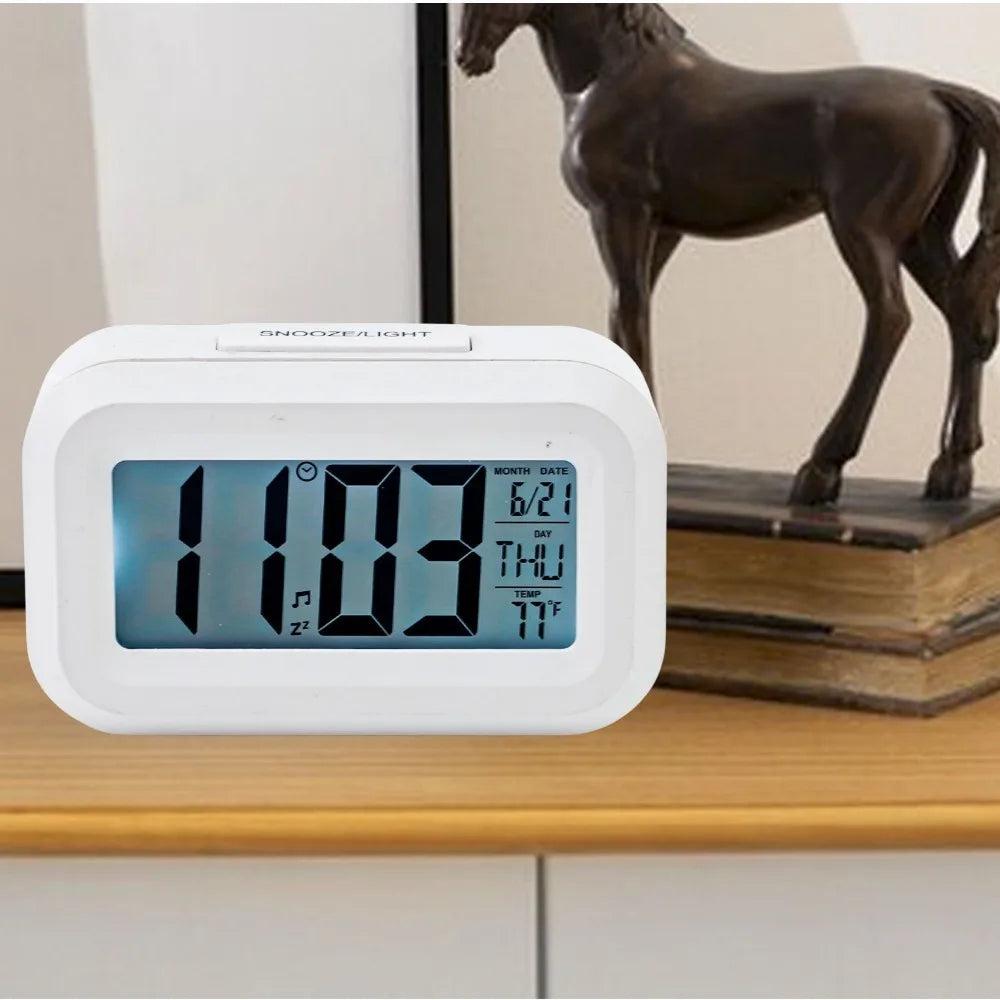 Réveil LED numérique multifonction, snooze, date, température.