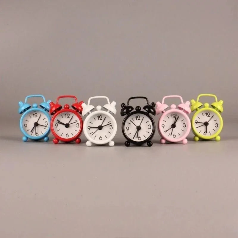 Réveil mini métal analogique portable voyage chevet.