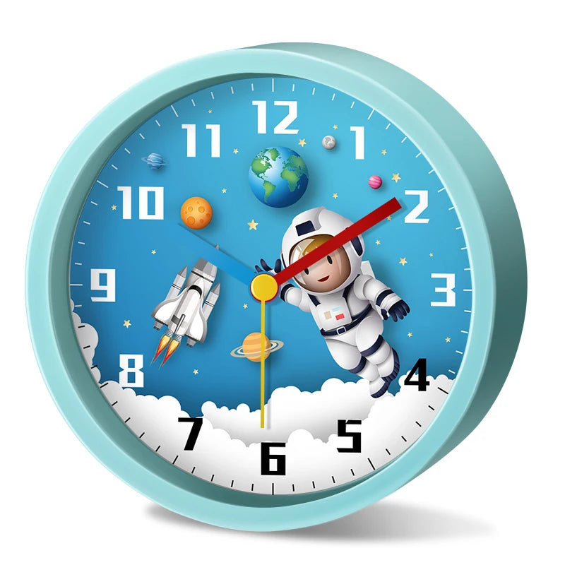 Réveil enfant astronaute silencieux rond analogique.