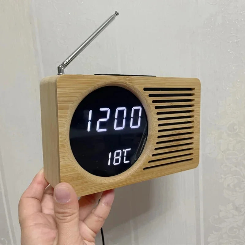 Réveil numérique bois radio FM commande vocale multifonction.