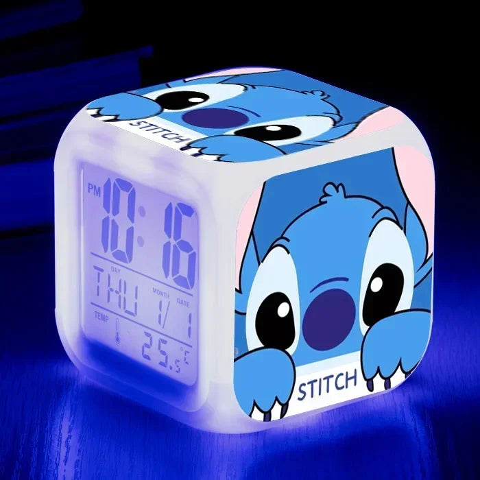 Réveil Lilo & Stitch numérique LED coloré enfant.