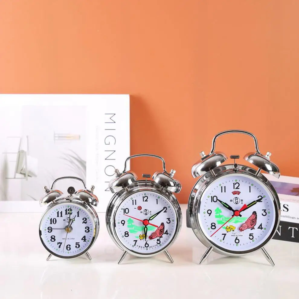 Réveil vintage mécanique métal double cloche chevet.