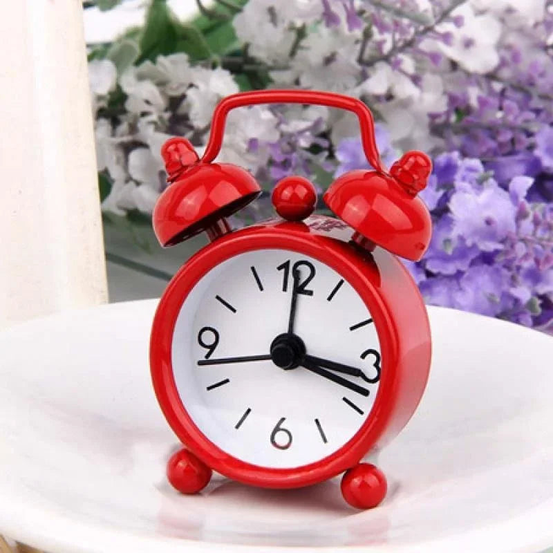 Réveil mini métal analogique portable voyage chevet.